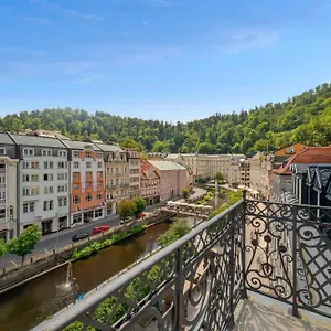 Apartment Boutique Owned By Emperor Peter The Great With 2 Balconies & Jacuzzi, Karlsbad